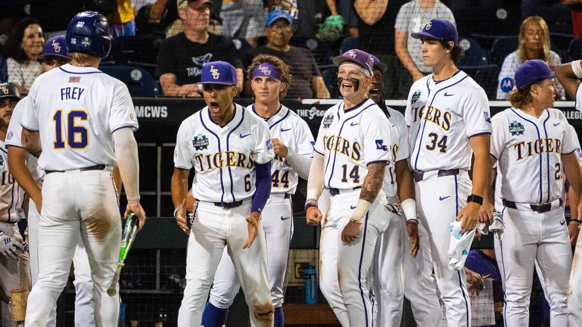 Skor Akhir Seri Dunia Perguruan Tinggi 2025: Pembaruan Langsung Pertandingan 1 saat LSU, Coastal Carolina Bertarung di Omaha