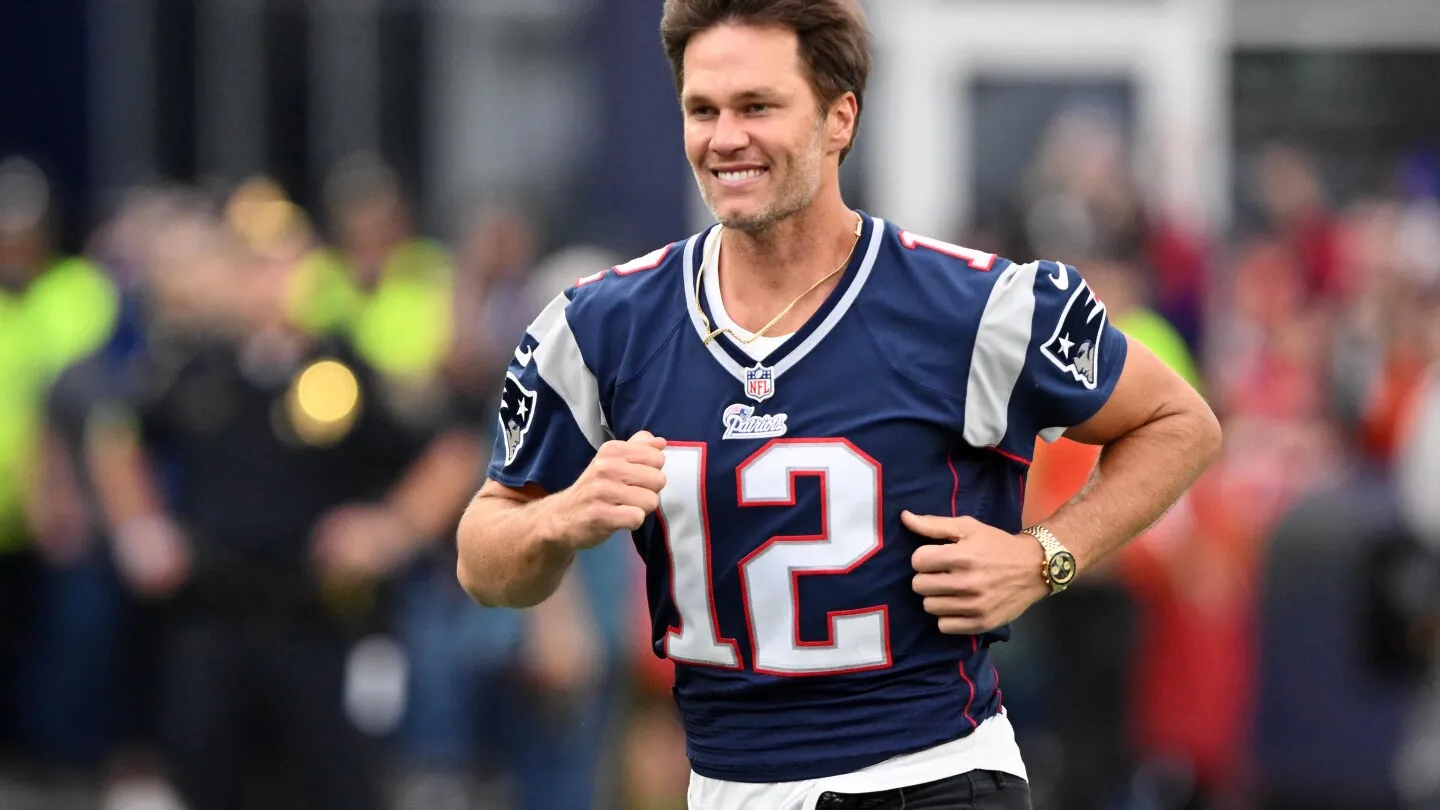 Patriot Akan Memperkenalkan Patung Tom Brady di Stadion Gillette pada 8 Agustus