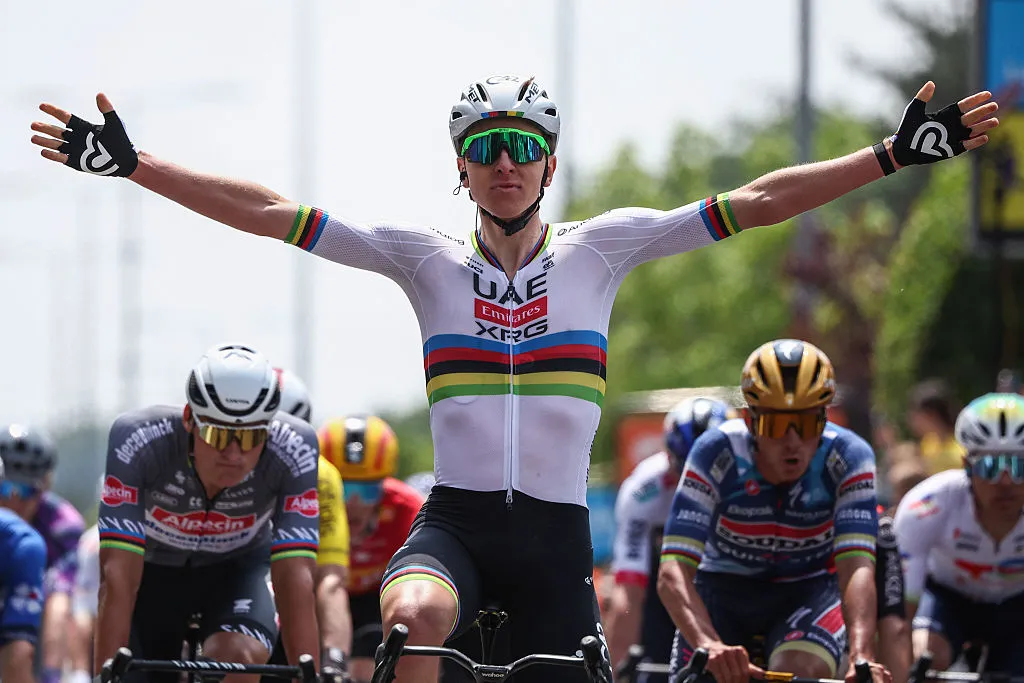Critérium du Dauphiné: Tadej Pogačar menangi etape 1 saat Jonas Vingegaard merobek naskah