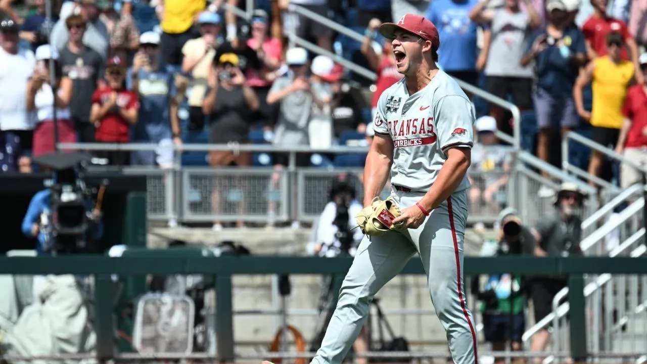 Gage Wood Lempar No-Hitter Ketiga dalam Sejarah Men's College World Series, Jaga Asa Gelar Arkansas Tetap Hidup